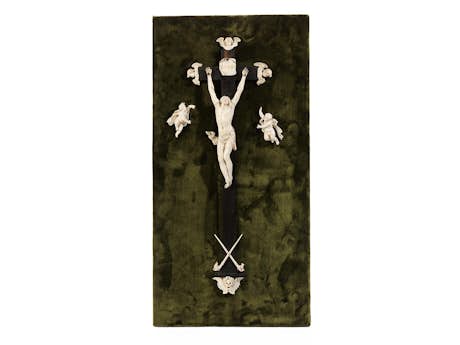 Kruzifix in Elfenbein